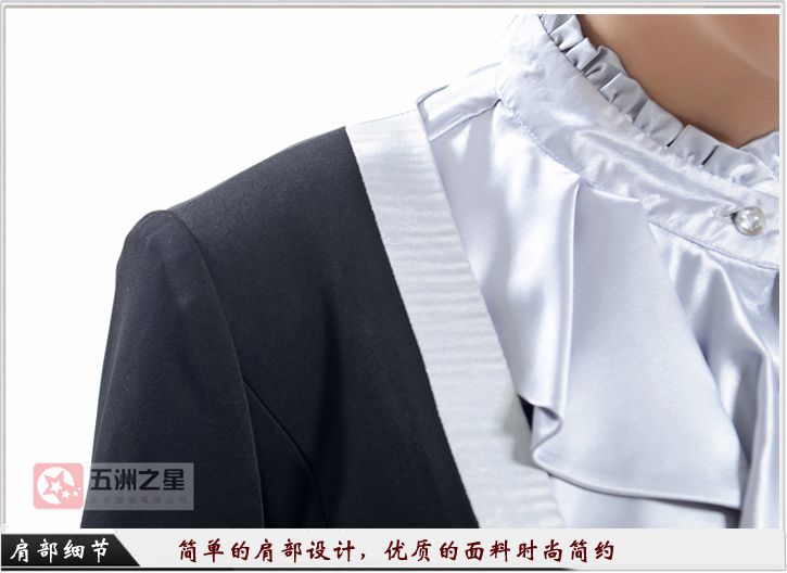 簡單的肩部設計，優質的面料時尚簡約